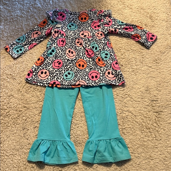 Toddler Ruffle Girl Two Piece Set - Picture 2 of 3